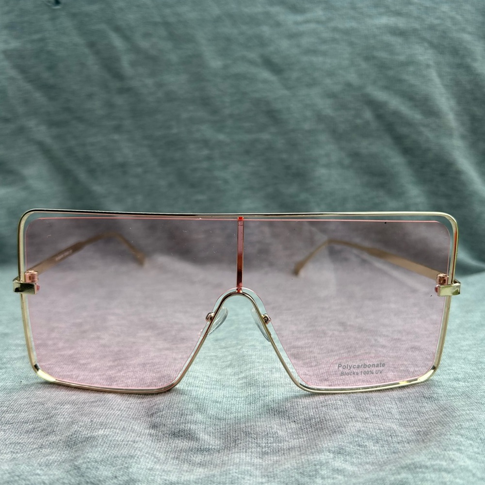 Stylish Gold Sunglasses